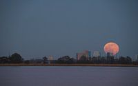 Lever de lune avec l'horizon de Groningue