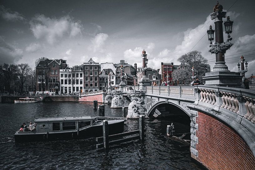 Amsterdam in Nederland is niet alleen zwart en wit van Thilo Wagner