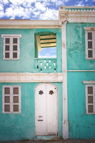 Blauw vervallen huis Curacao Pietermaai