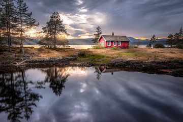 Norwegische Hütte bei Vaeleren, Norwegen. von Sem Wijnhoven