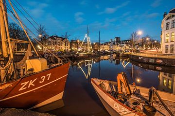 Noorderhaven Groningen bij avondlicht van Annie Jakobs