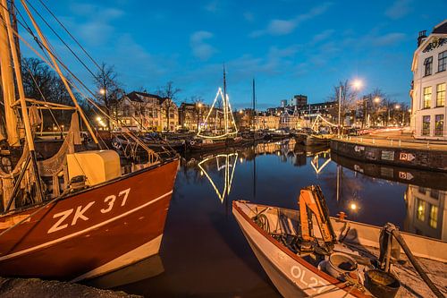 Noorderhaven Groningen bij avondlicht