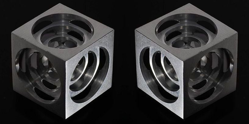 3D Hollow Metal Cube van Bob de Bruin