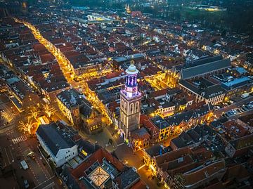 Kampen Nieuwe Toren tijdens een winteravond