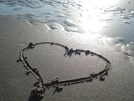 heart in the sand by Elsemieke Afman