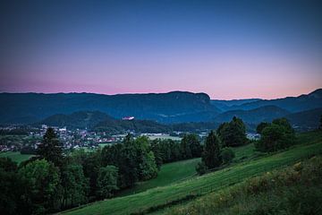 Zonsondergang bij de Vintgar Kloof in Slovenië