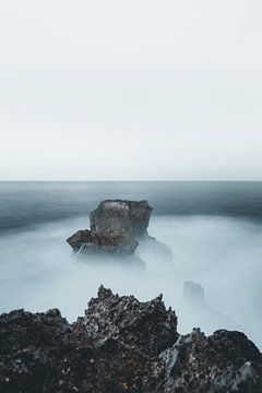 Felsen auf Bali von Jurjen Harmsma