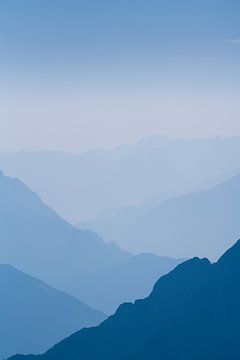 De blauwe bergen No.3 van mirrorlessphotographer