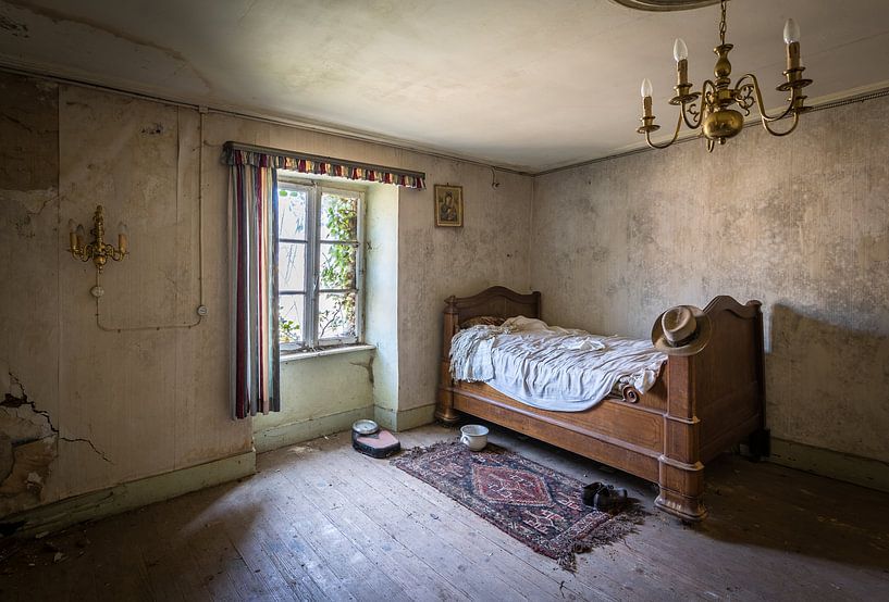 The bed and the hat by Inge van den Brande