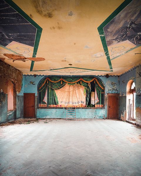 Théâtre abandonné en décrépitude. par Roman Robroek - Photos de bâtiments abandonnés