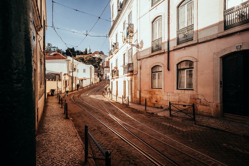 Alfama by Felix Kayser