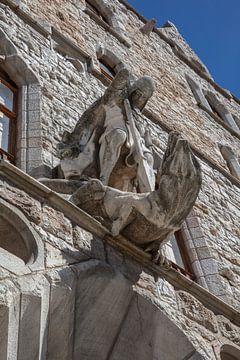 Tueur de dragon au musée Gaudi "Casa de los Botines" à Léon, en Espagne.