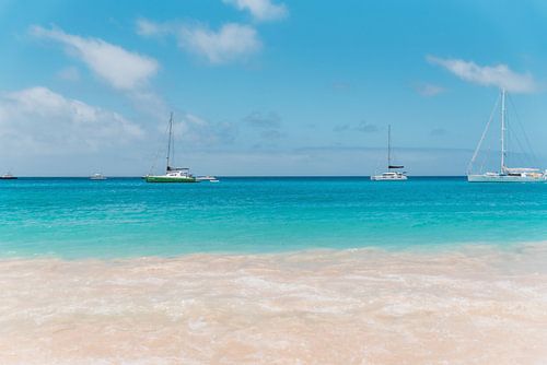 Blauwste water van de Atlantische