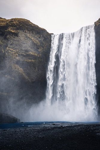 Skogafoss Wasserfall in Island von Mickéle Godderis