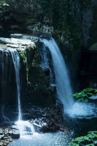 Wasserfall in Frankreich von Diana Edwards