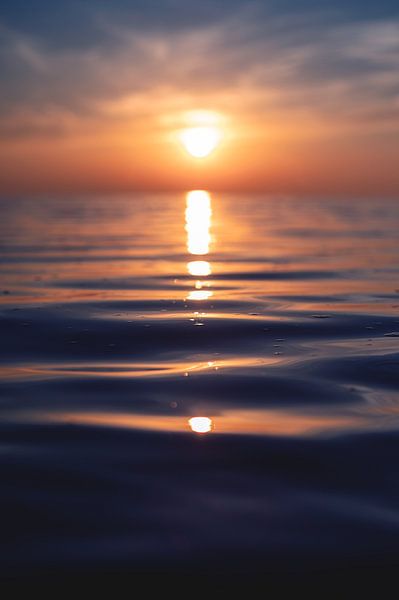 Soft waves before the sunset by Florian Kunde