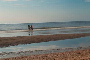 Playing in the sea sur Thijs Struijlaart