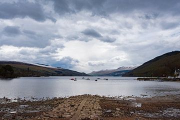 Schotland, Loch Tay bij Kenmore van Cilia Brandts