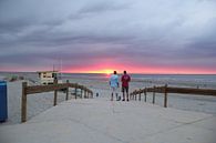 Zonsondergang op het strand van Sander de Jong thumbnail