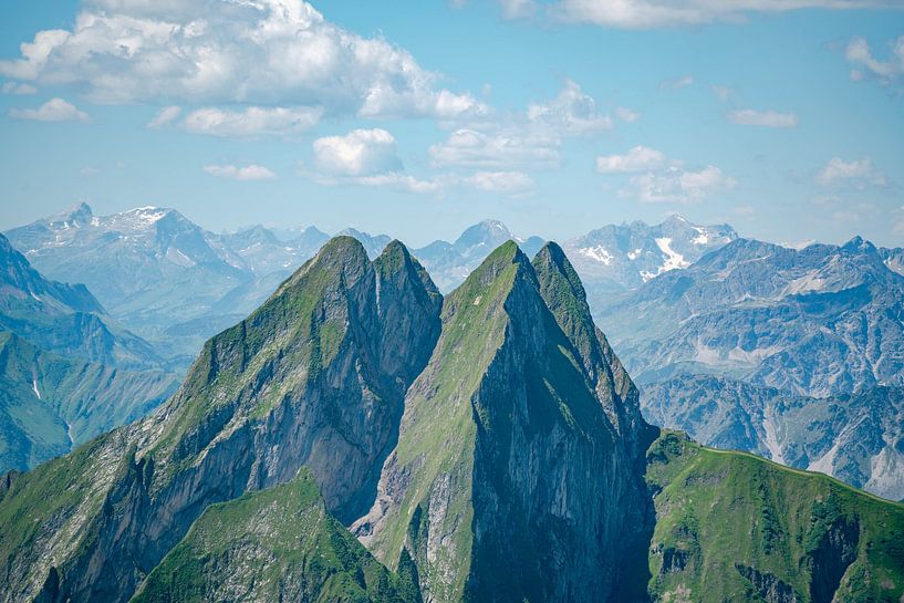 Höfat's east side from close up by Leo Schindzielorz