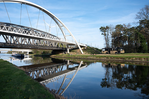 Brug tussen lucht en water