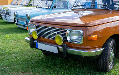 An old, brown classic car: an East German Wartburg 353 classic car