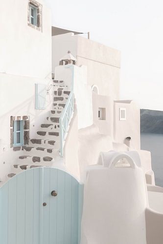 Wit huis op Santorini met blauwe deur | fine art fotoprint