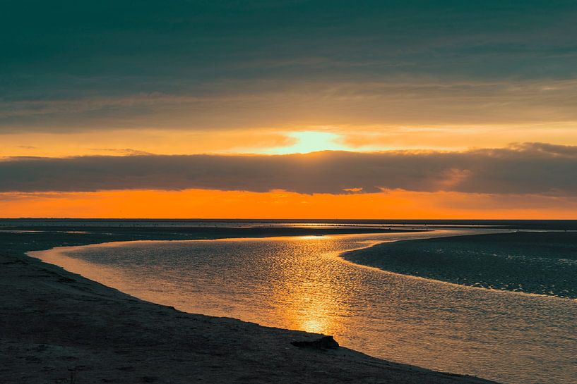 Sonnenuntergang am Strand von Schiermonnikoog am Ende des Tages von Sjoerd van der Wal Fotografie