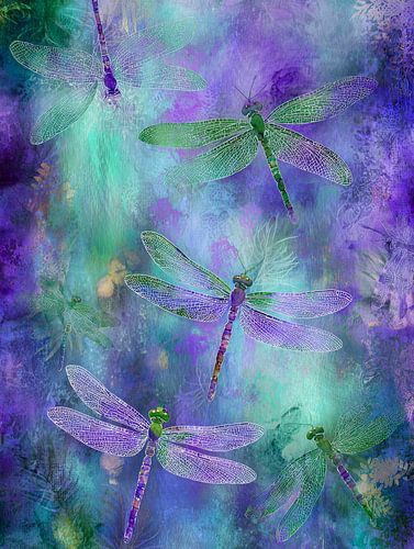 Libellen in violettem und grünem mystischem Licht von But First Framing