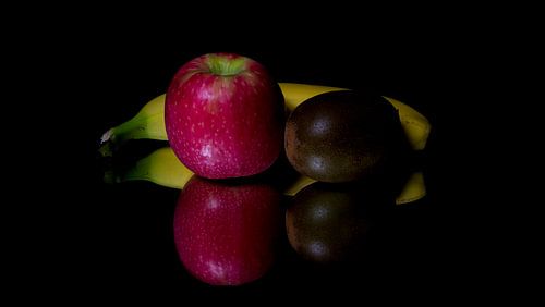 Fruit op een spiegel