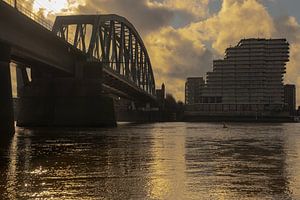 Nijmegen, Eisenbahnbrücke und Waal