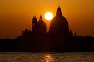 VENICE Santa Maria della Salute - zonsondergang in Venetië van Bernd Hoyen thumbnail