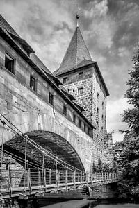NÜRNBERG Passerelle à chaînes | Monochrome