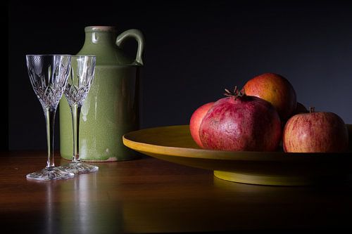 Stilleven met kruik en fruit van Mooie Foto