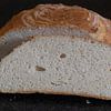 Luchtig gebakken witbrood, aangesneden van Annemieke Glutenvrij