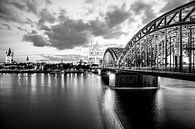 Skyline Köln bei Nacht / Schwarzweiss von Werner Dieterich Miniaturansicht