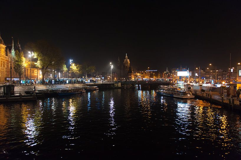 Amsterdam In De Nacht van Brian Morgan