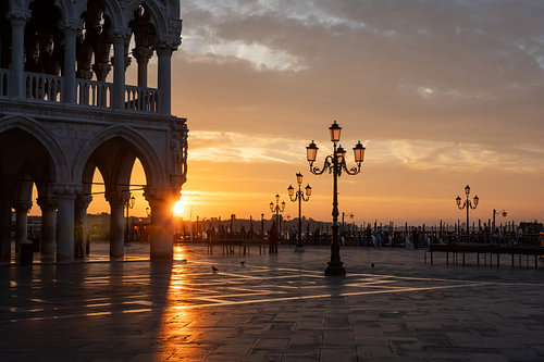 Lever du soleil à Venise.