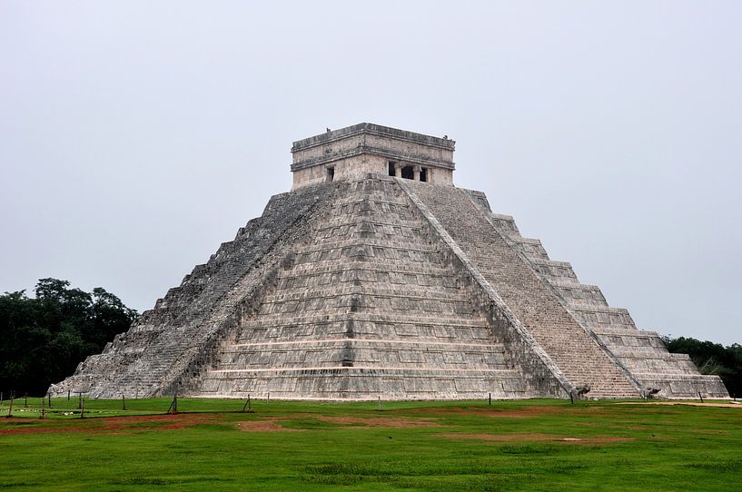Kukulcán Pyramid, the heart of Mayan civilisation by Frank Photos