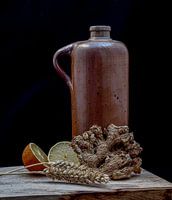 ouderwets, schilderachtig stilleven met voedsel en kruik