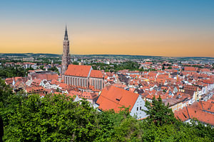 Blick über Landshut in Bayern bei Sonnenaufgang