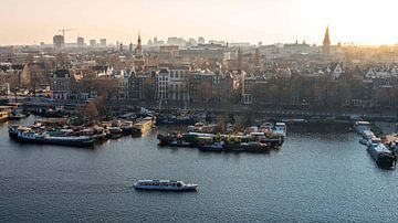Skyline von Amsterdam - geschichtetes Licht über dem Stadtzentrum von Rachel Mein
