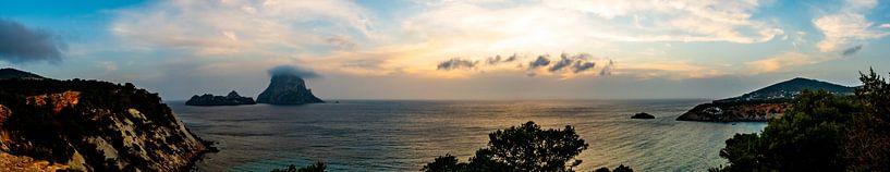 Panoramic photo of Es Vedra in Ibiza by Dennis Das