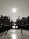 Schaatsen op de Amsterdamse grachten. van Frank de Ridder thumbnail