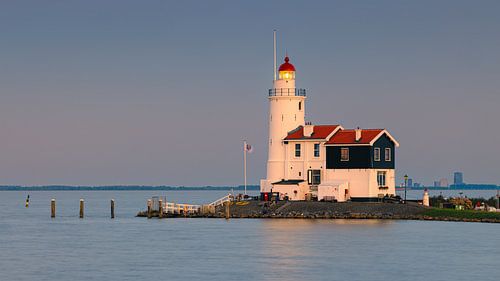 Zonsondergang bij het Paard van Marken