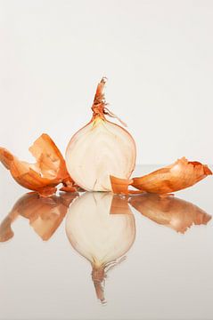 Still life of the onion by Doris van Meggelen