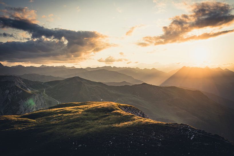 Zonsondergang in de Oostenrijkse alpen van Syo van Vliet