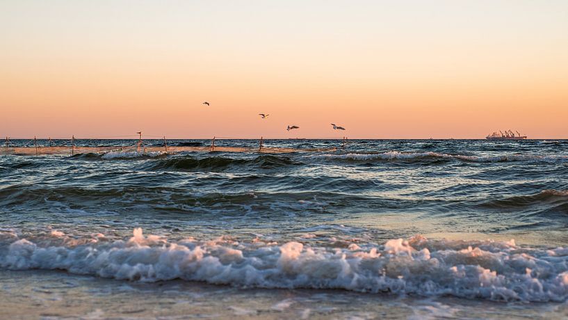 The sea worries once by Vladyslav Durniev