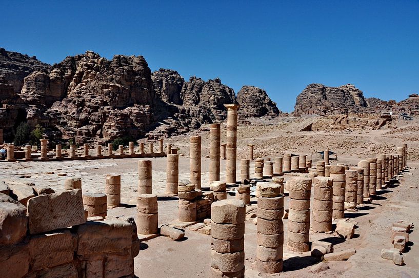 De Colonnades Way in Petra van Frank Photos
