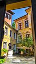 Binnen kijken bij een Renaissance huis in Plovdiv, Bulgarije van Jessica Lokker thumbnail